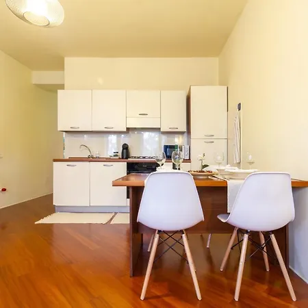 Stazione - Centro Elegante Con Netflix